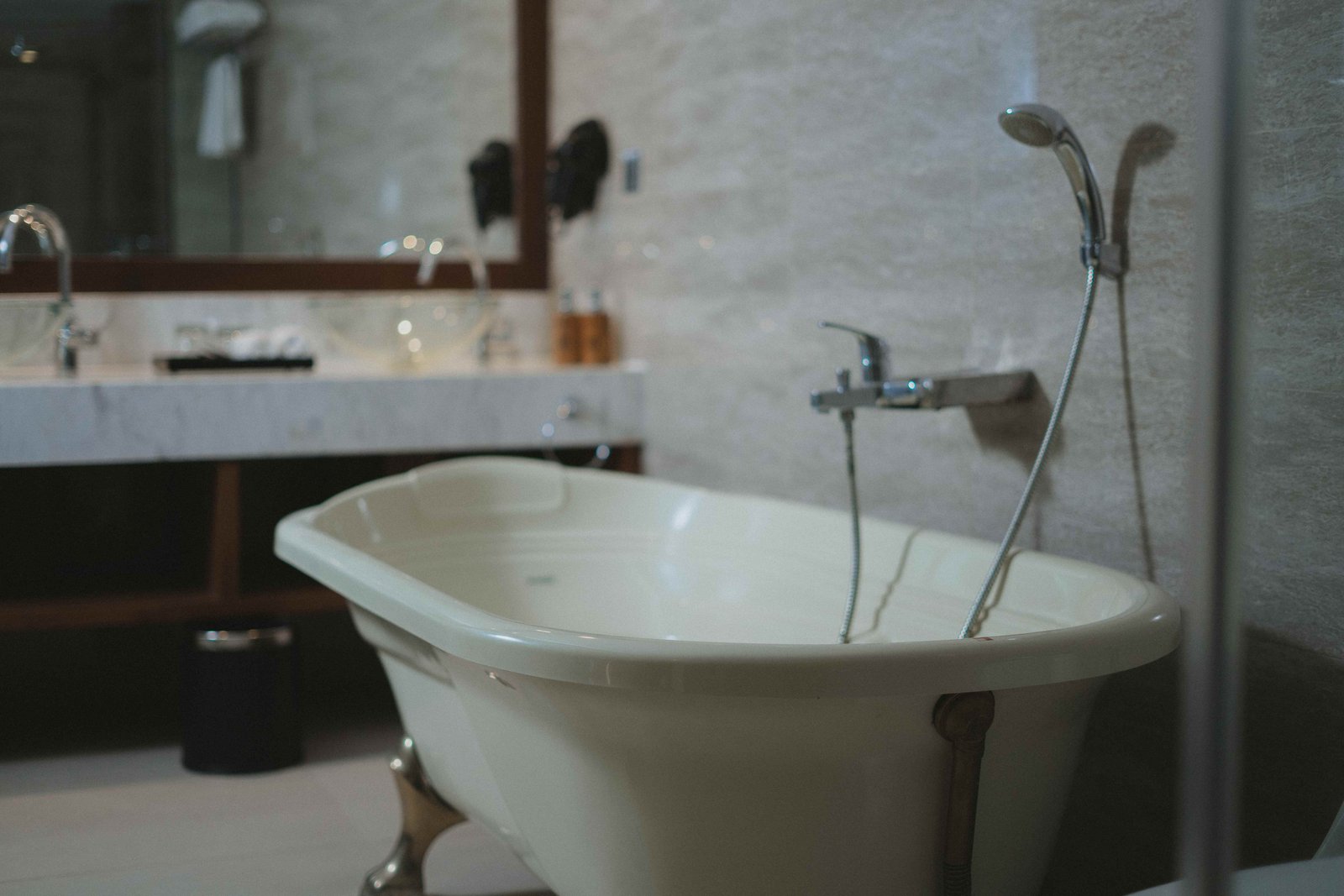 1732846741.7754_Bathtub_The_Nest_Hotel__1_.jpg