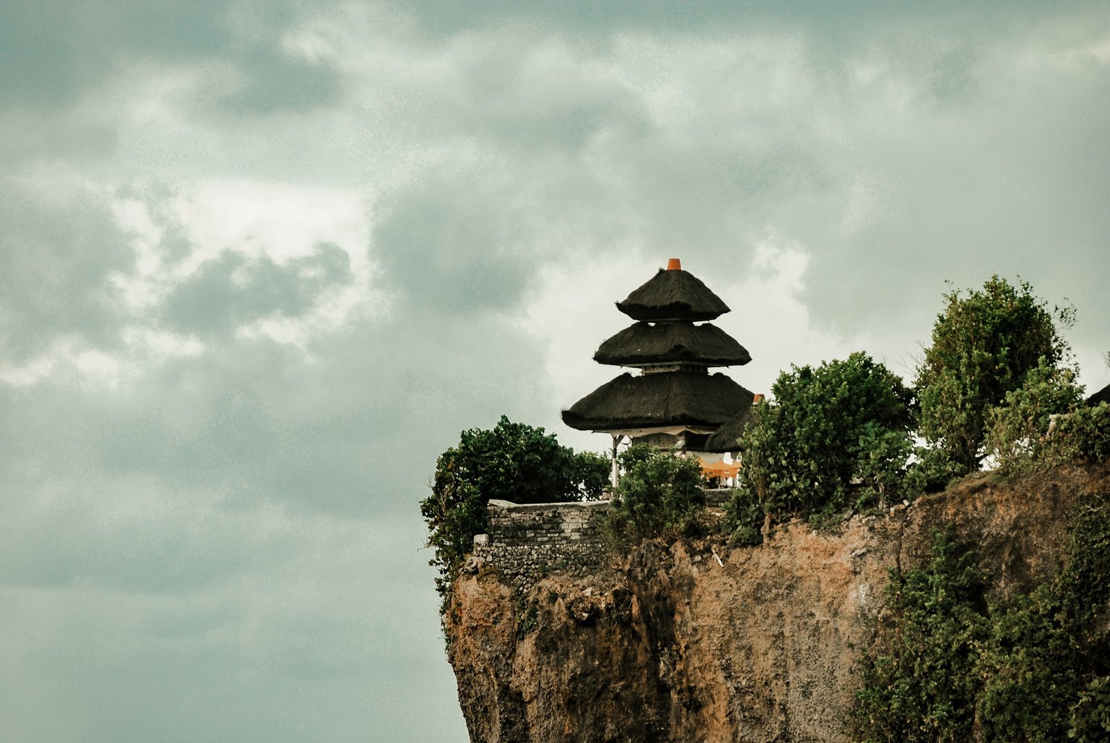 1732876169.0745_Uluwatu_Temple.jpg