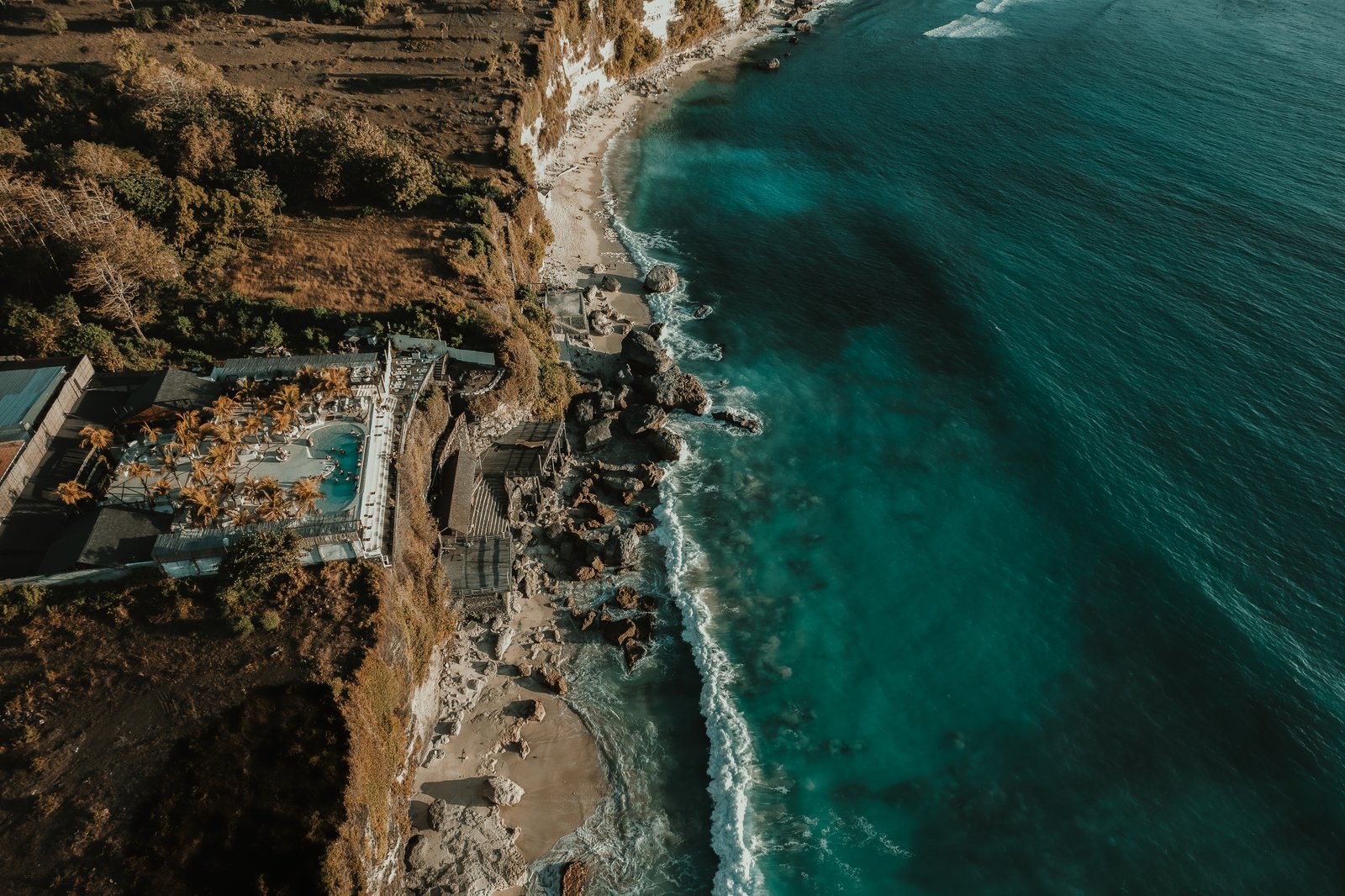 1734511562.883_aerial-photo-of-dreamland-beach-at-sunset-bali-p-2023-11-27-04-59-37-utc__1_.jpg