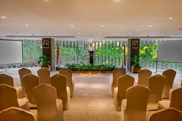 Cendrawasih Meeting Room